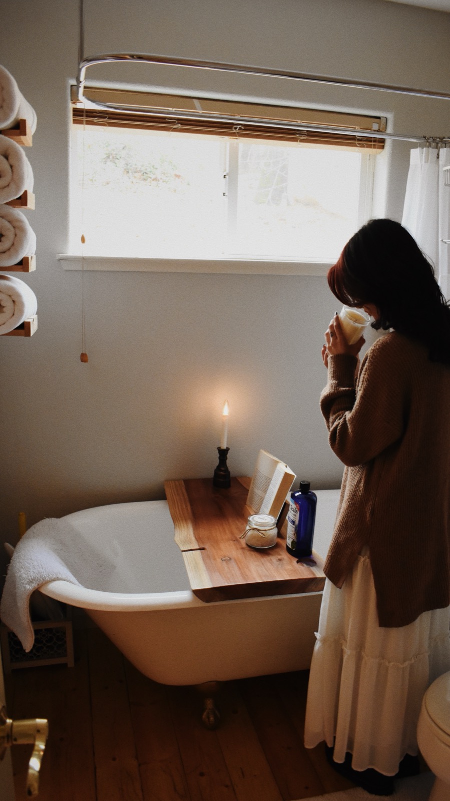 Clawfoot tub by candlelight